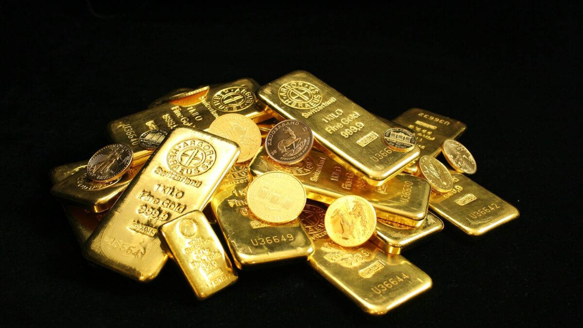 gold and silver round coins
